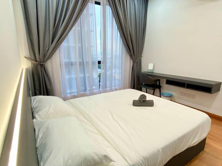 Pangsapuri Hck10 Platino Projector /3min Walk Paradigm/sutera Jb Johor Bahru