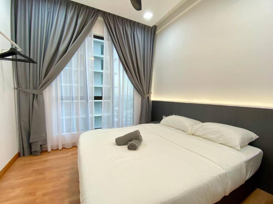 Hck10 Platino Projector /3min Walk Paradigm/sutera Jb Pangsapuri Johor Bahru